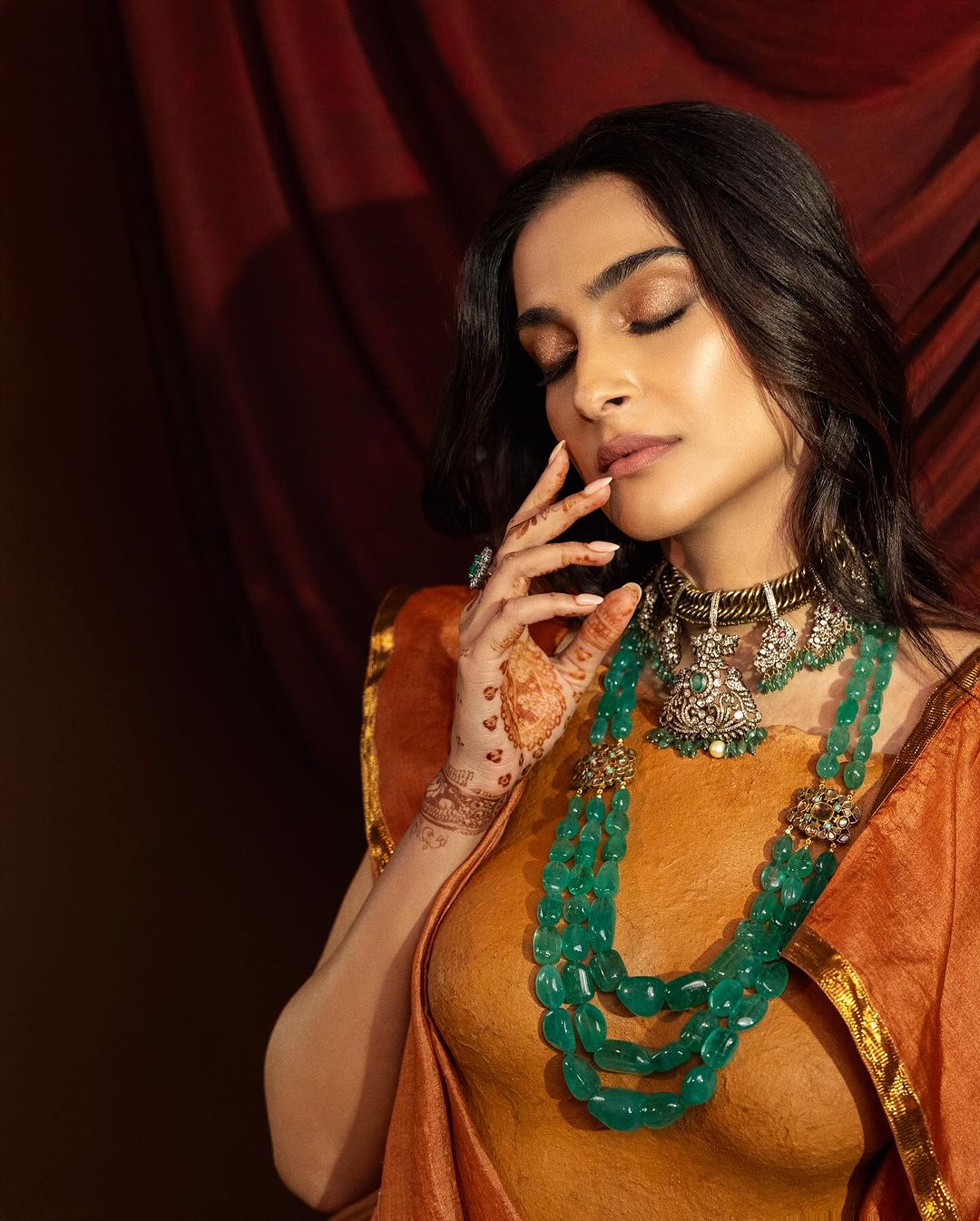 Green colour jewellery