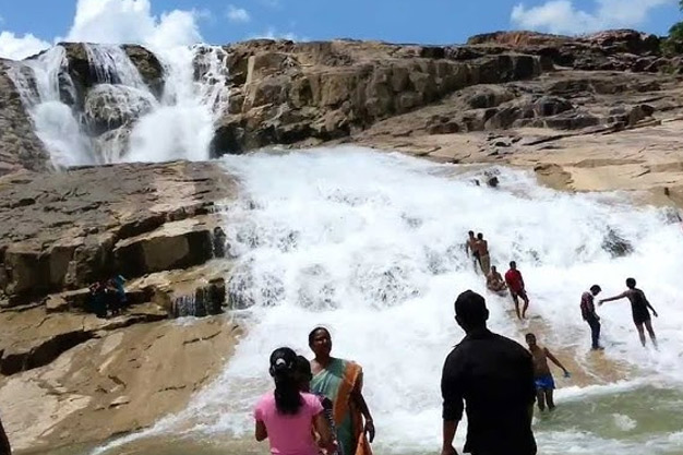 Kunthala Waterfalls