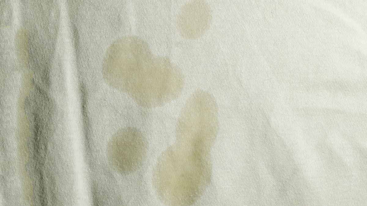 remove oil stains on diwali new clothes