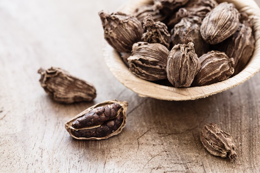 black-cardamom-seeds-bowl_100801-788