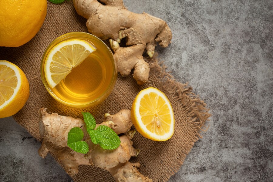 honey-lemon-ginger-juice-food-beverage-products-from-ginger-extract-food-nutrition-concept_1150-26368 (1)