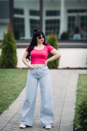 Fit jeans for curvy pear Shaped women