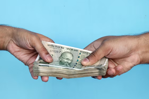 receiving money from dead people in dream