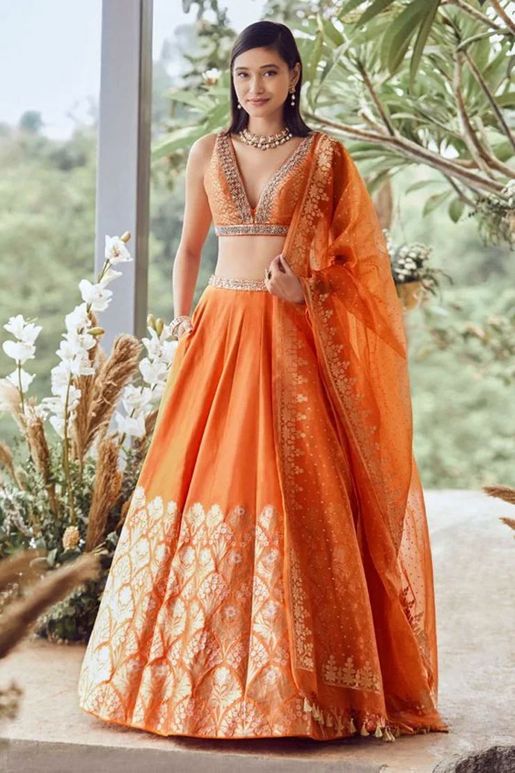 orange lehenga for mehndi function (5)