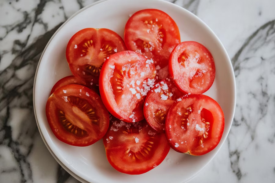 tomato and salt to clean sink