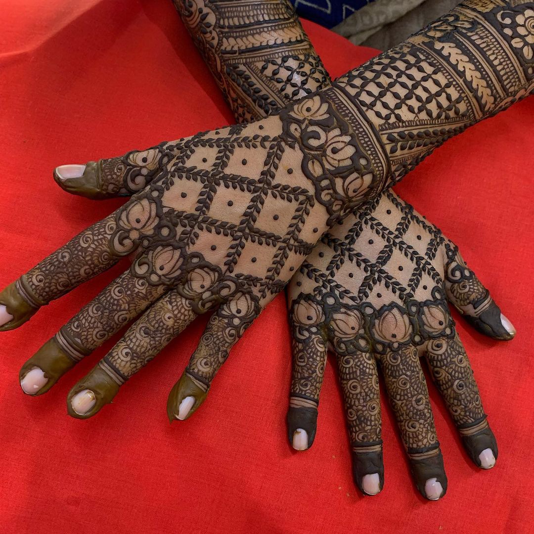 quick mehndi designs 2024