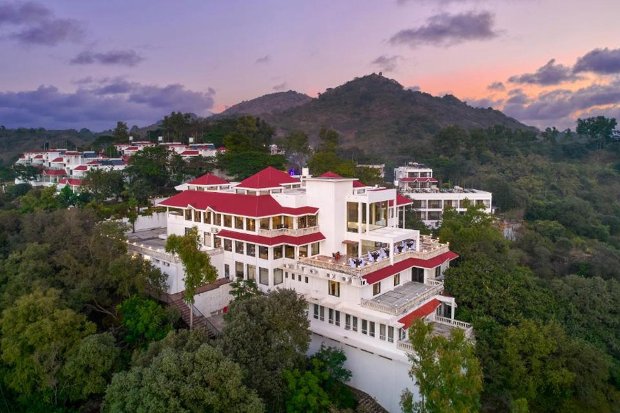 Best hotels in mount abu