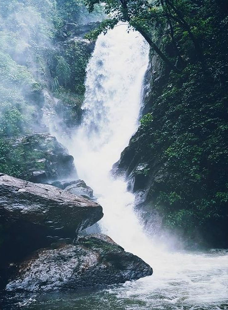 famous waterfalls in goa