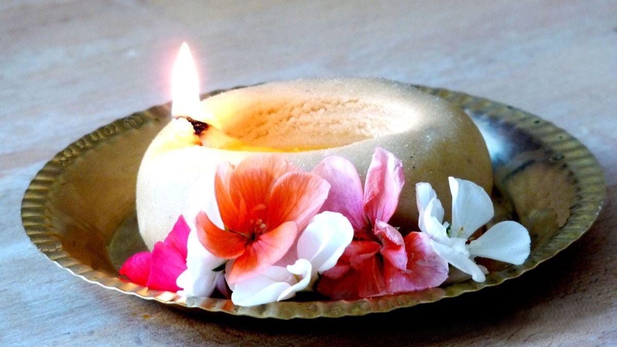 aate ke diye mein kapur jalane ki kya vidhi hai