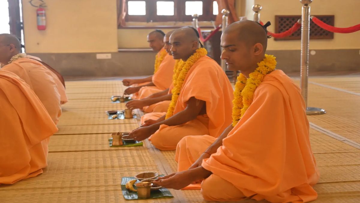 terhi ke din sabse pehle kise khila sakte hain