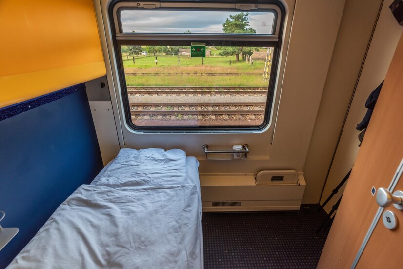 health risks of dirty train blankets (2)