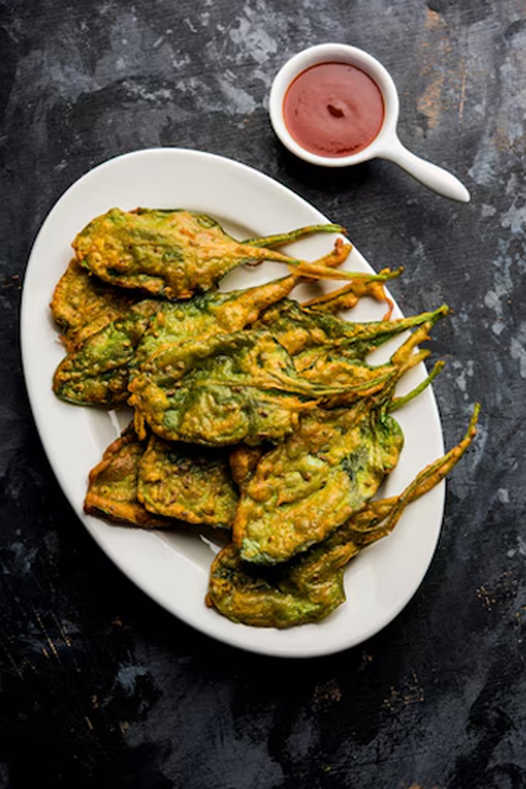 mooli ka patte ke pakaude