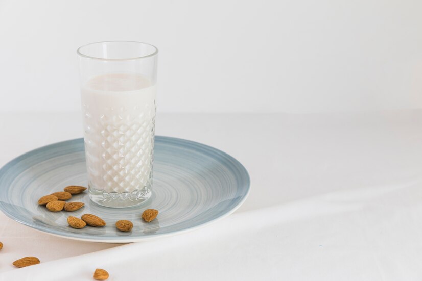 glass-milk-with-badam