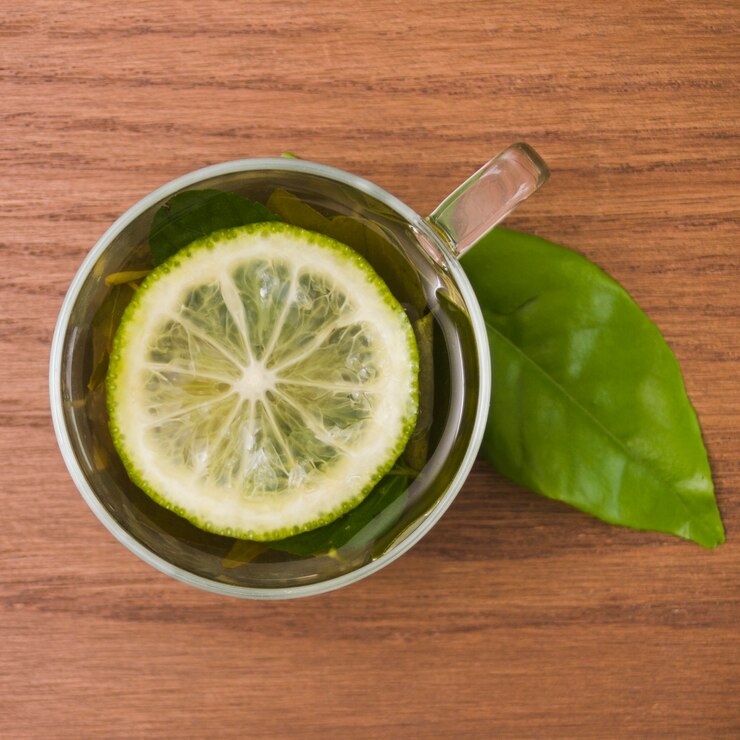 add lemon to green tea to enhance antioxidants