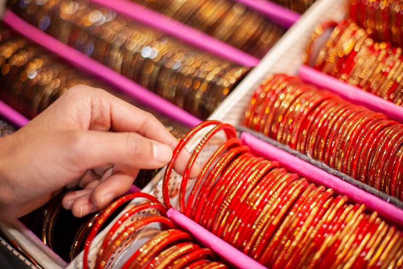 Creative ways to reuse old bangles