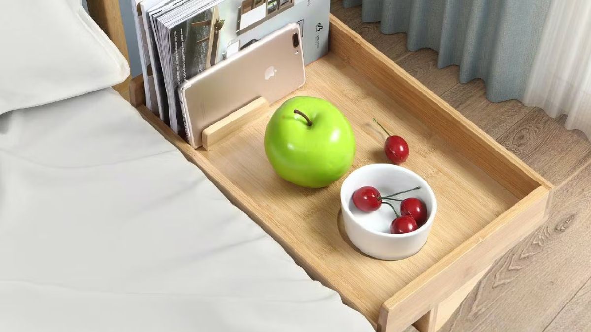 is it good to keep food items at bedside