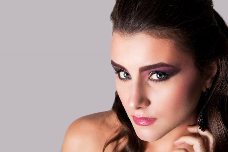 Pink colour eye makeup