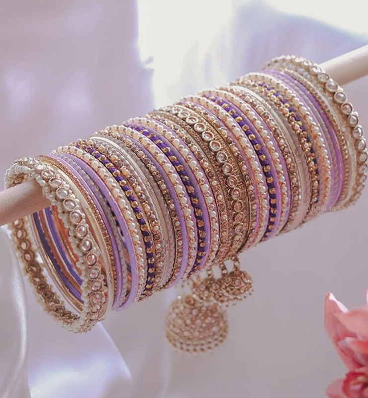 bangles designs with saree for royal look (2)