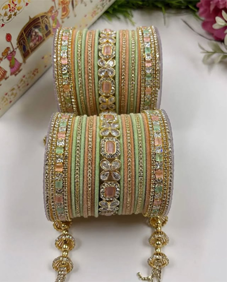 bangles designs with saree for royal look (3)