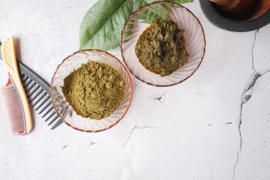 Can we apply moisturizer before mehndi