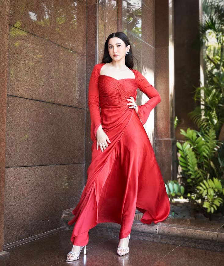 gauahar khan red look