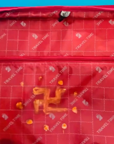 sawastik design for bag