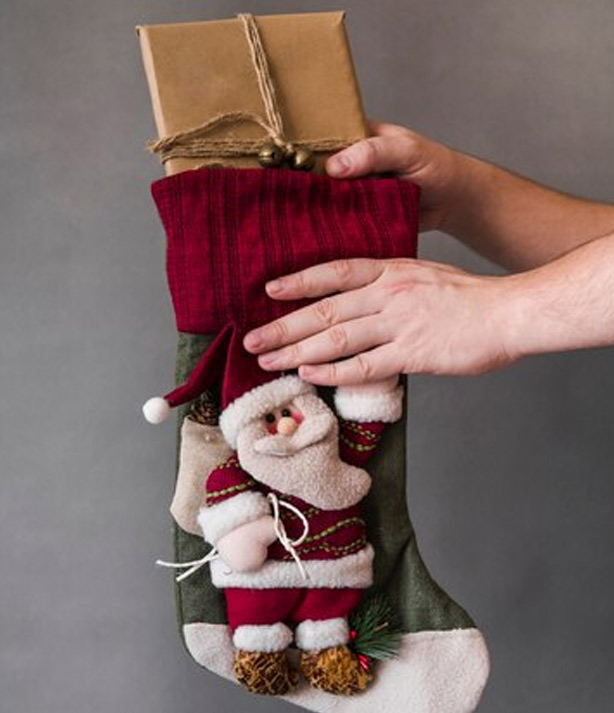 When did the trend of red socks start in Christmas