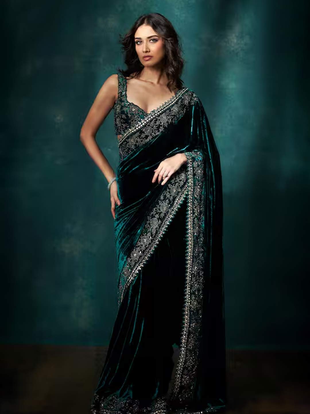 velvet saree designs (5)