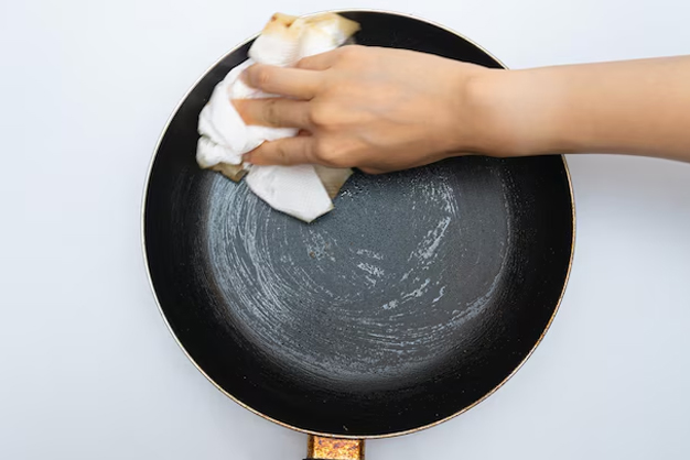 how to clean non stick pan