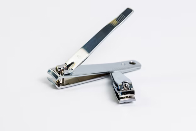 nail clipper uses