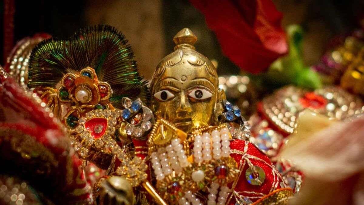 Miracles-of-Laddu-Gopal
