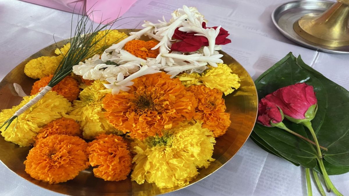 offer these flowers to bhagwan vishnu on paush putrada ekadashi 2025