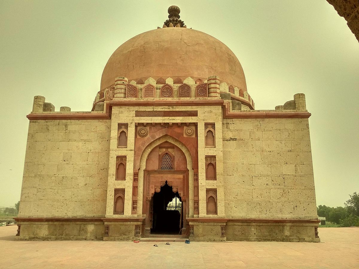 khwaja khijar tomb