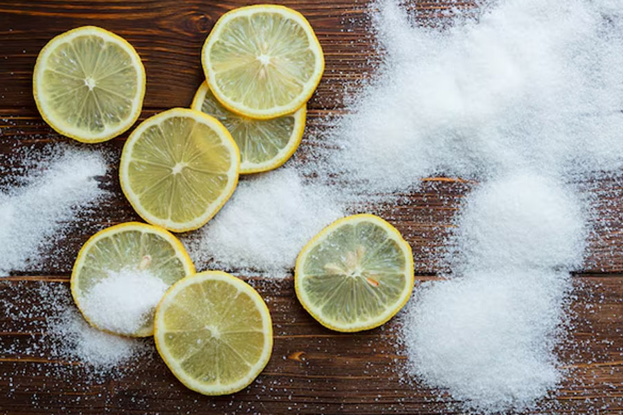 Natural cleaning for non-stick cookware