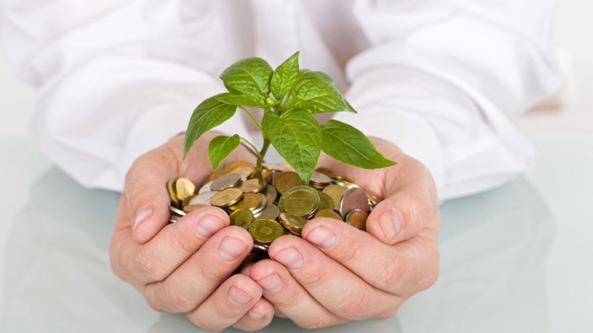 Makar Sankranti 2025 Kyu Karte Hain Lakshmi Daan