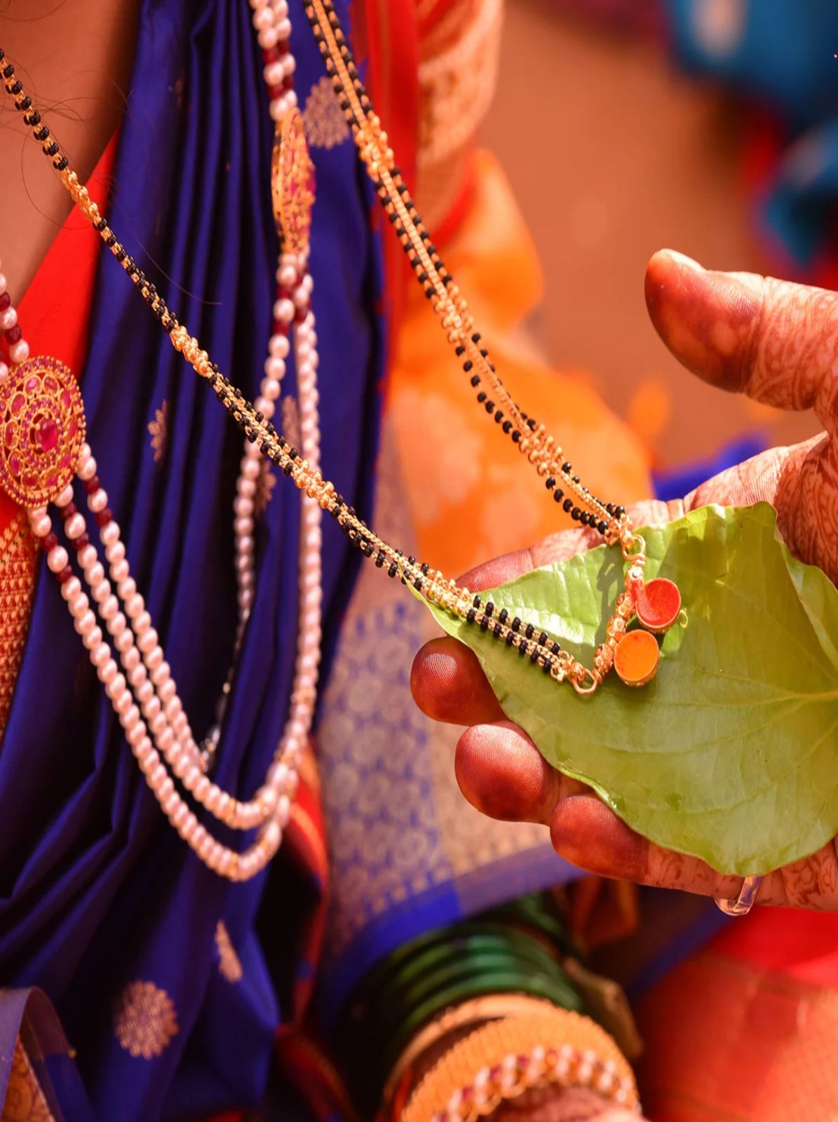 how many knots we should tie while tying mangalsutra