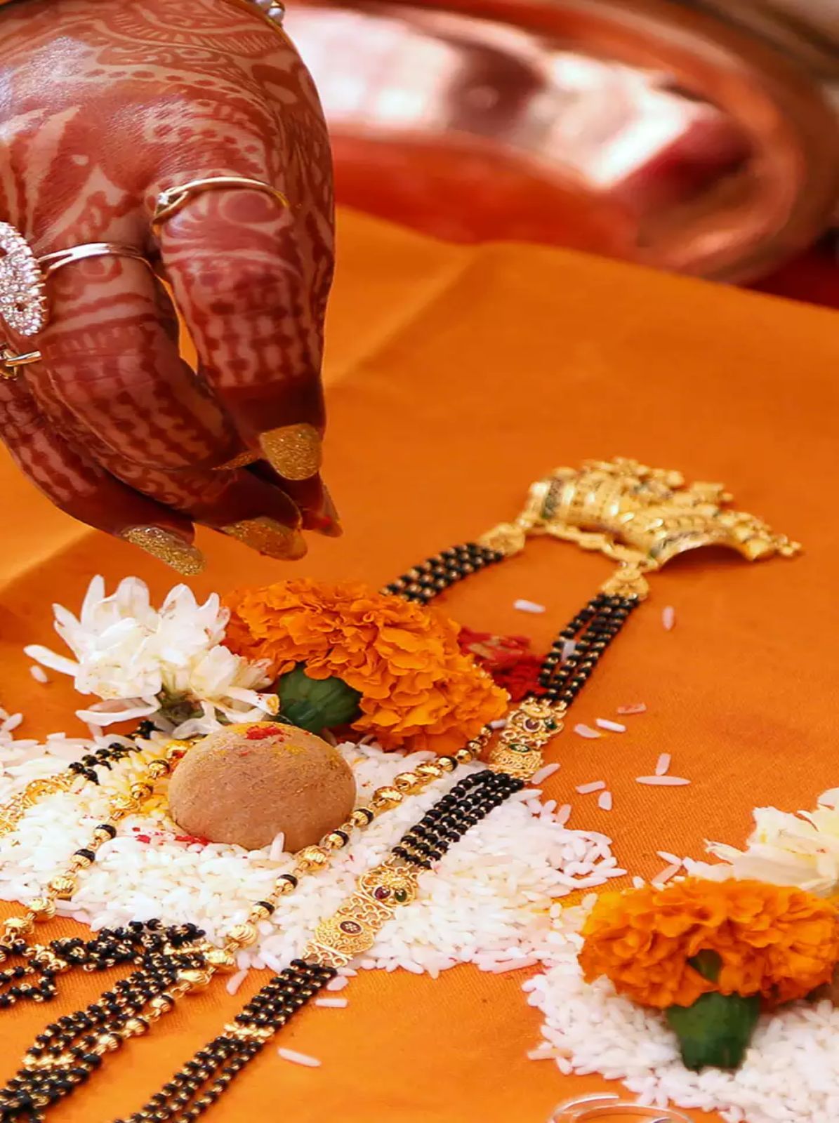 how many knots we should tie while wearing mangalsutra