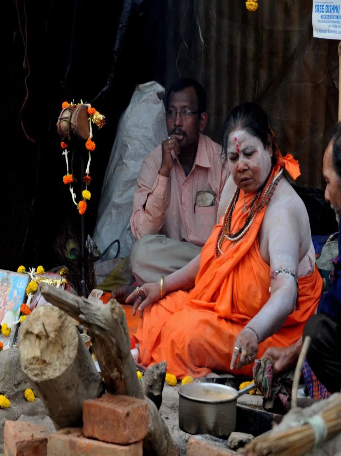 kya periods mein mahila naga sadhu kar sakti hai kumbh snan