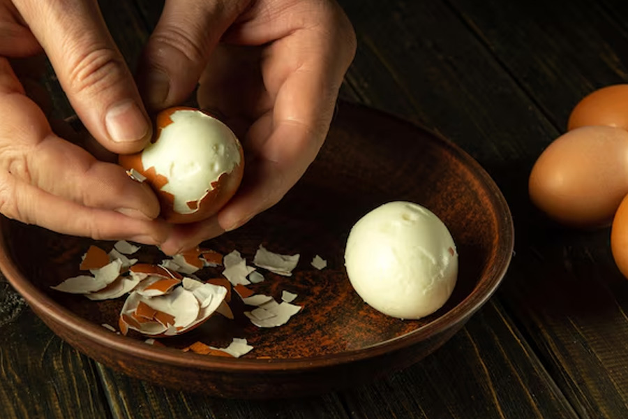 blowing trick to peel eggs