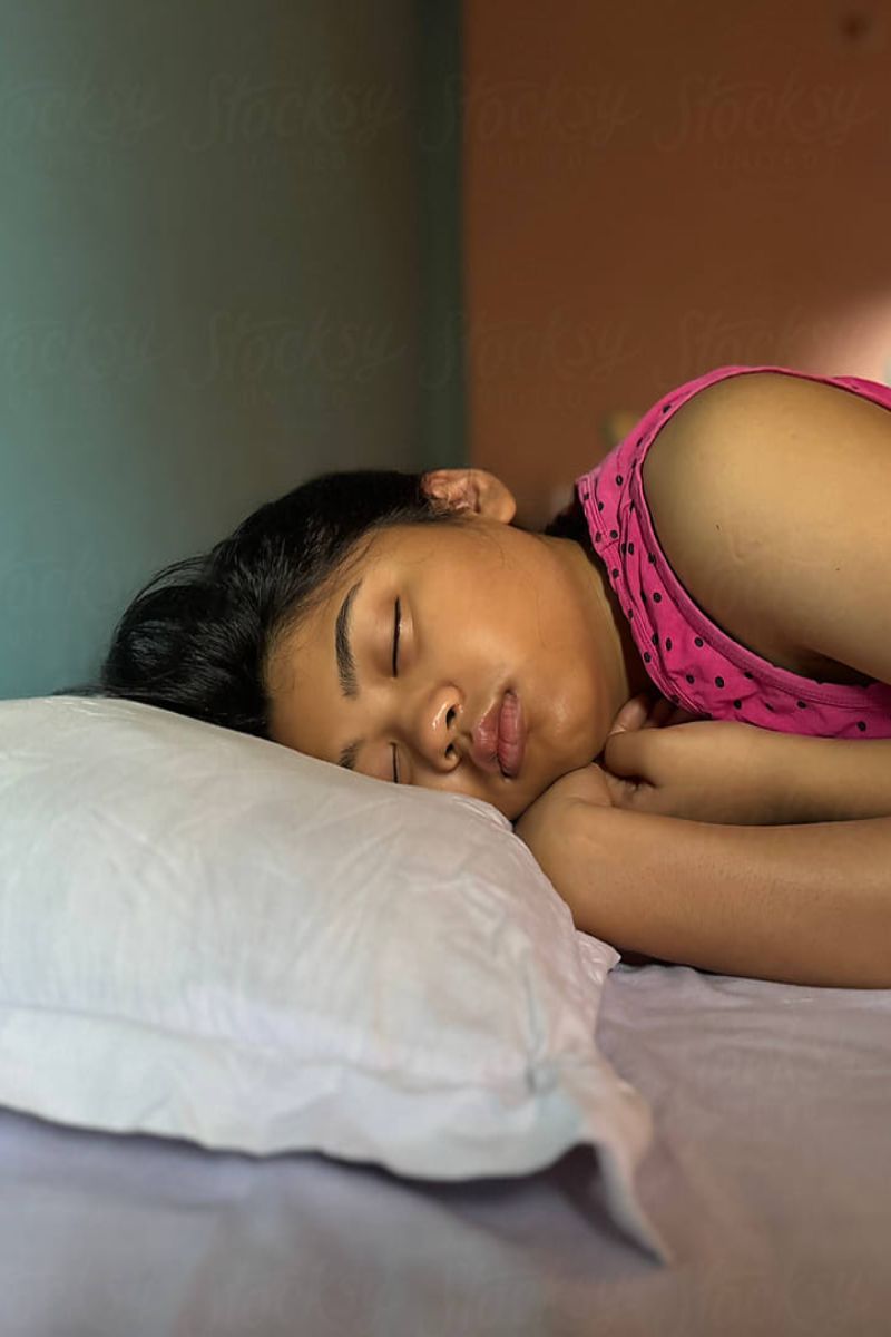 takiye ke niche kali mirch rakhne se kya hota hai