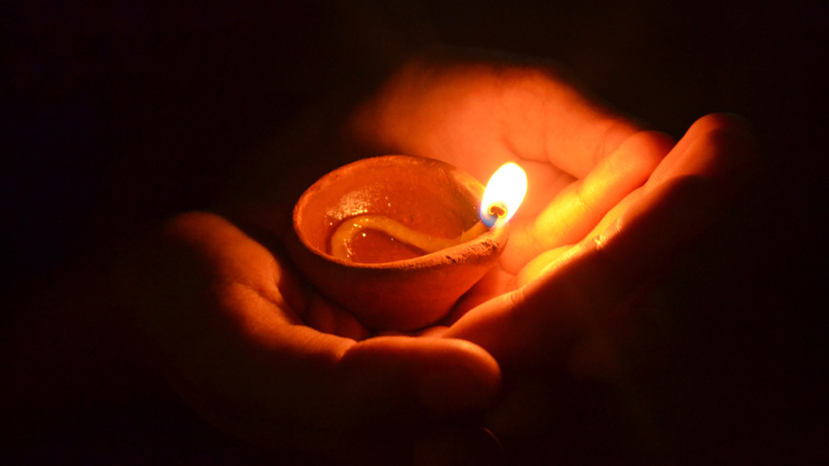 where-flaxseed-oil-lamp-can-be-lit-at-home