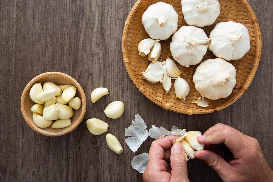 garlic peel hacks