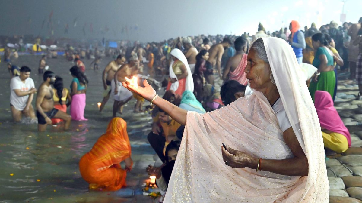 mauni amavasya pr maha kumbh mein amrit snan ke labh
