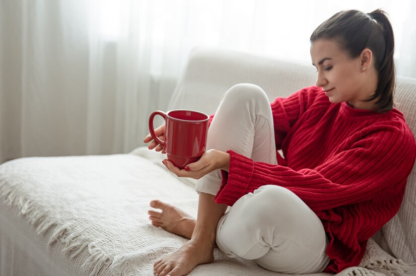 क्या पीरियड में चाय पीना सही है? एक्सपर्ट से जानें is it okay to drink