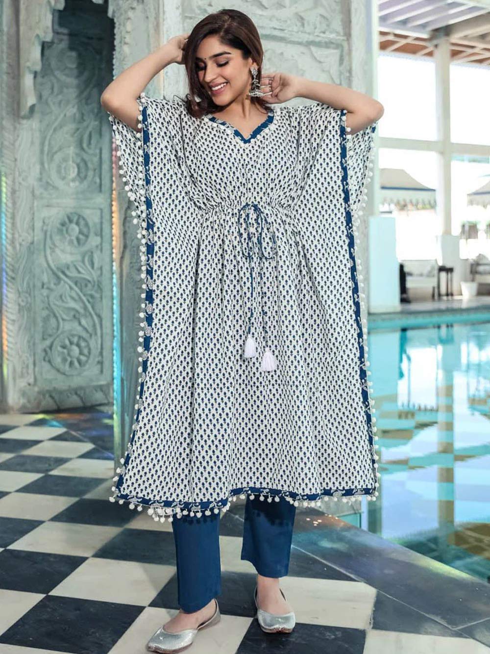 Printed slit cut dresss