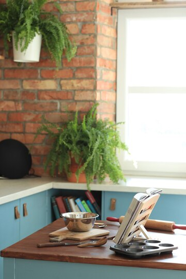 Small kitchen decor ideas from cabinet to containers on a budget