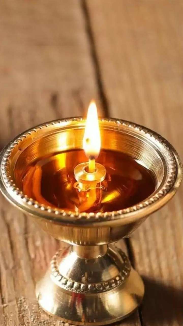 what-happens-if-you-light-mustard-oil-lamp-on-sunday-1711093749