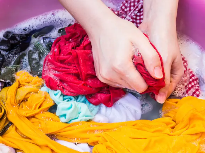 how to clean clothes easily without soaking them in water for hours1
