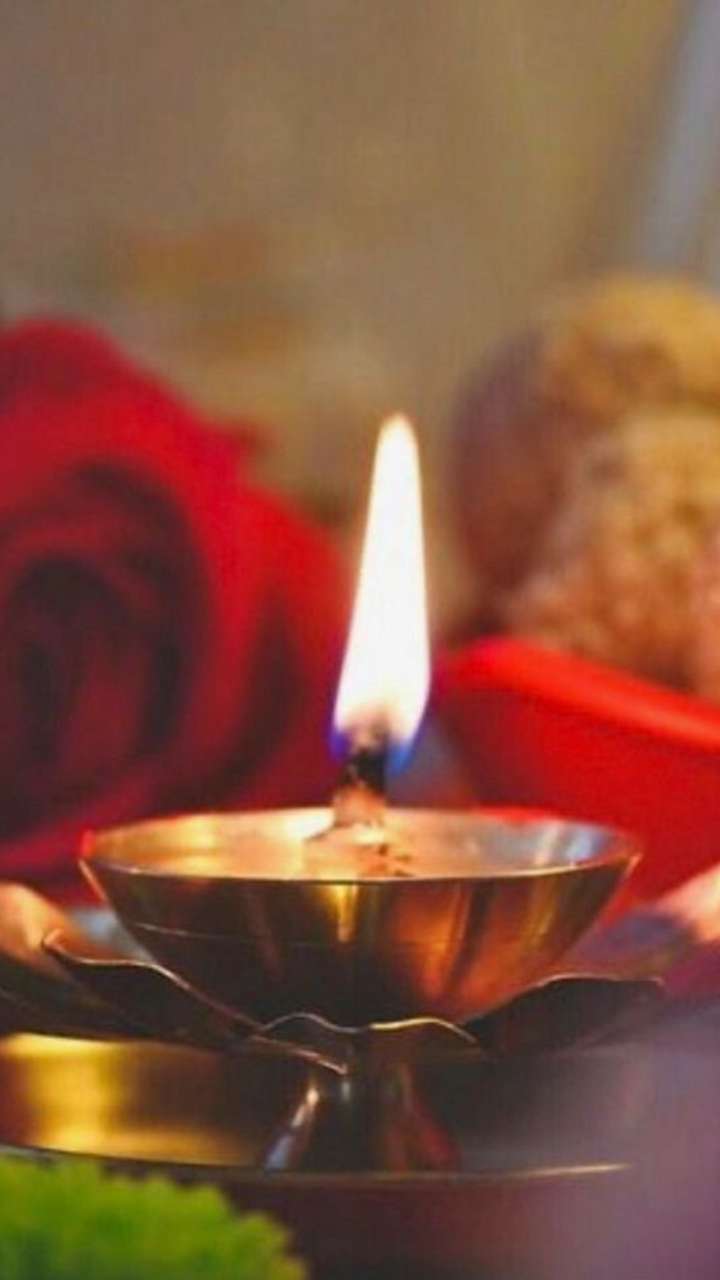 what-happens-if-you-light-ghee-lamp-diya-at-main-door-1712218291