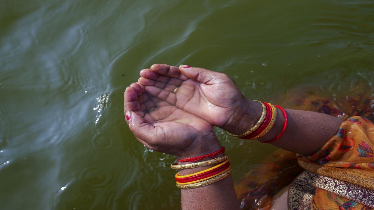 sangam se jal lakar ghar mein nahane se kya hota hai